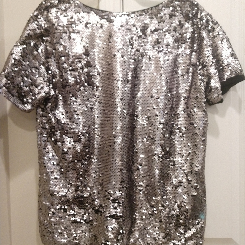 V-neck reverse sequin square top - Picture 3 of 3